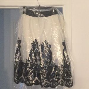 Custom made skirt, white and dark blue